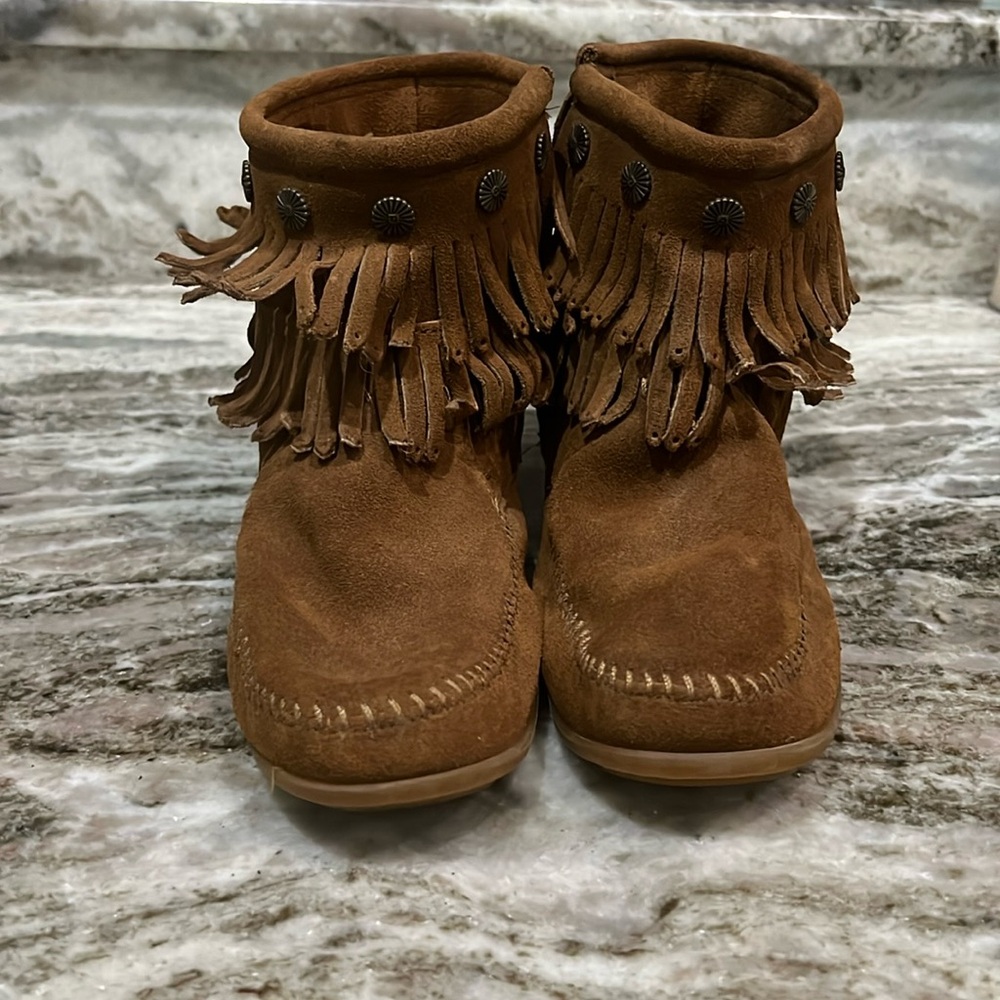 Minnetonka ankle boots size 10